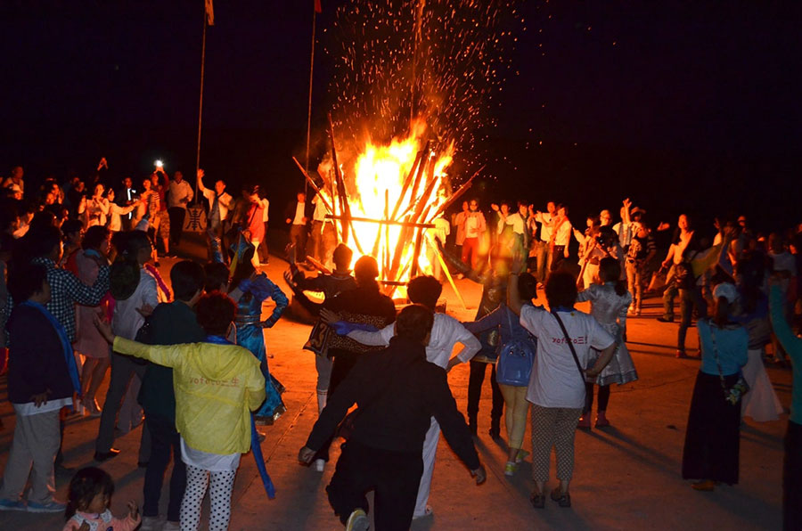 呼倫貝爾大草原篝火晚會(huì)