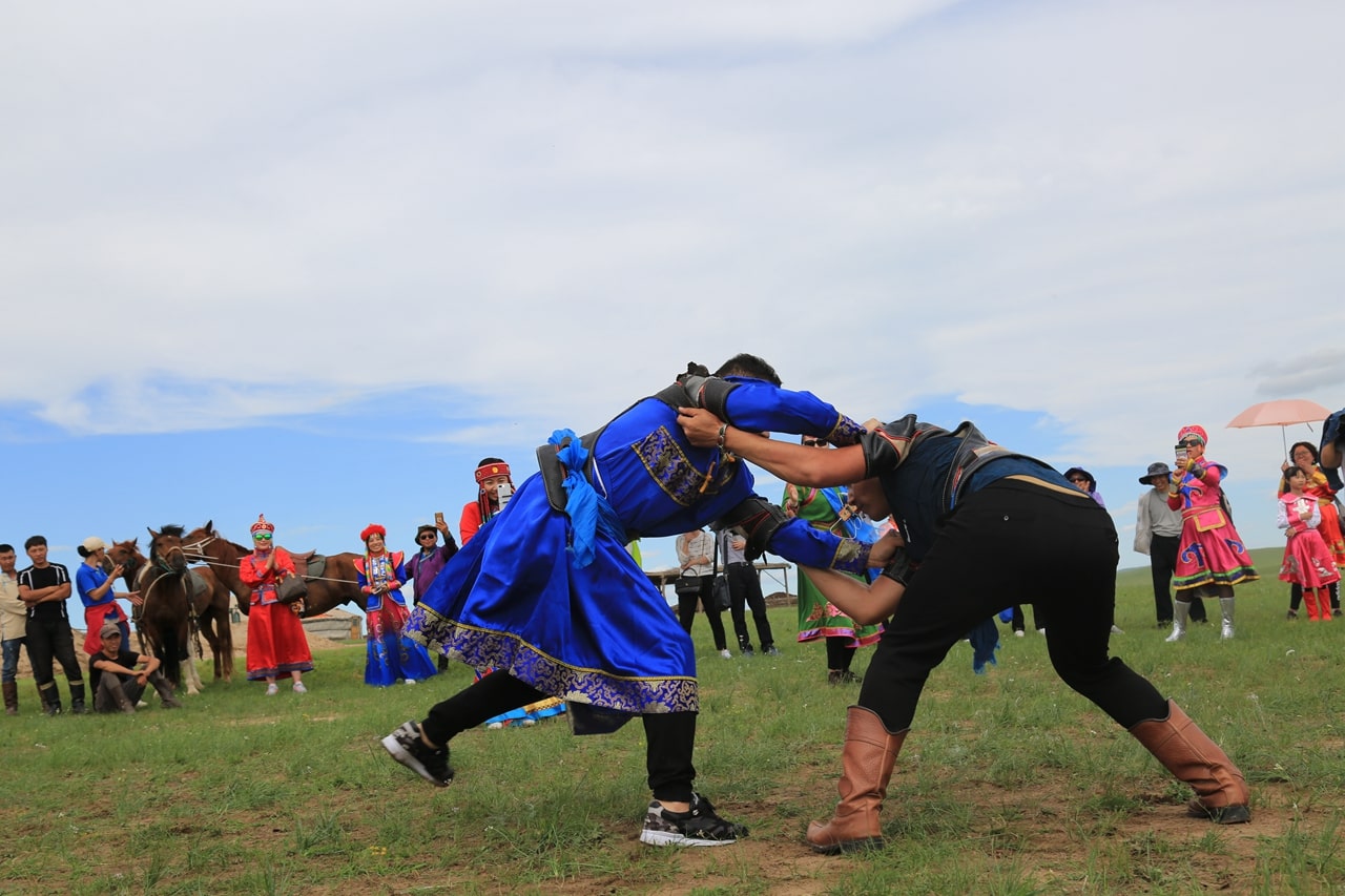 呼倫貝爾大草原摔跤