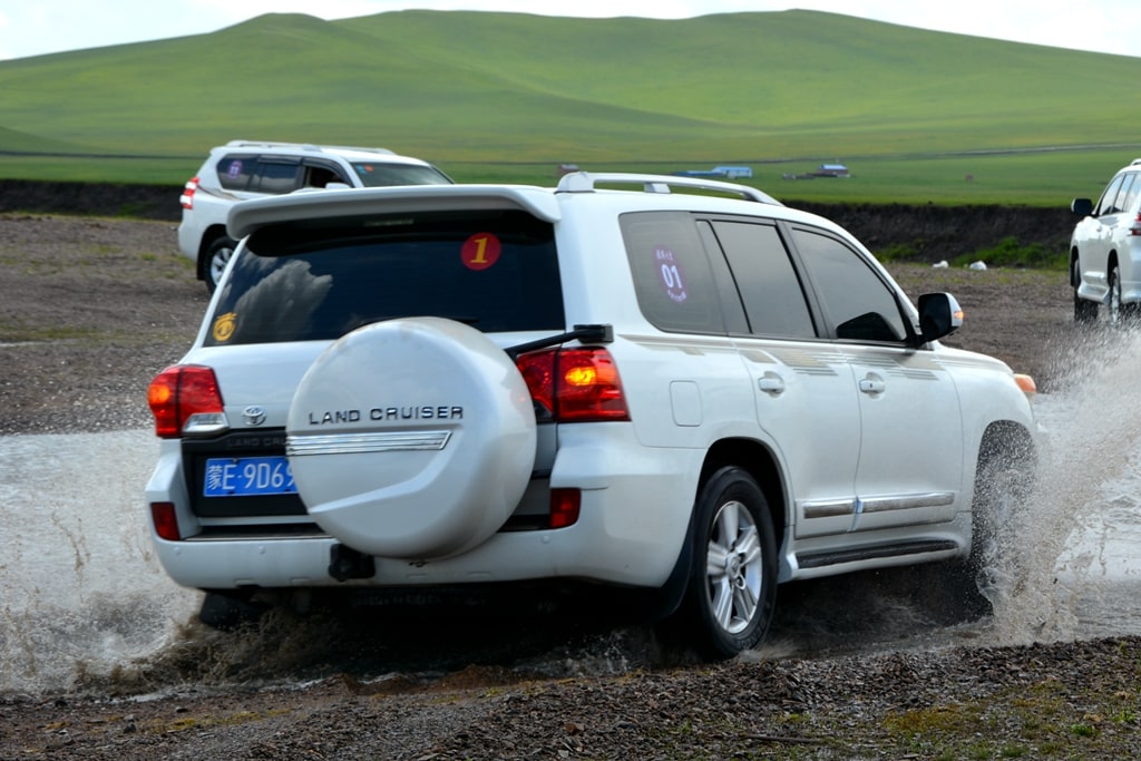 呼倫貝爾旅游包車豐田酷路澤