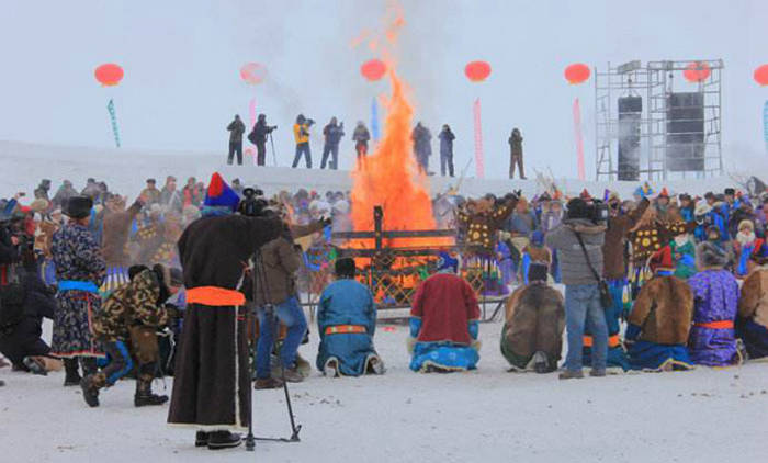草原那達(dá)慕蒙古族祭火