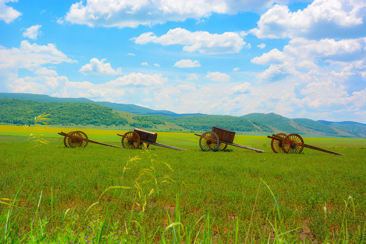 大草原上的勒勒車